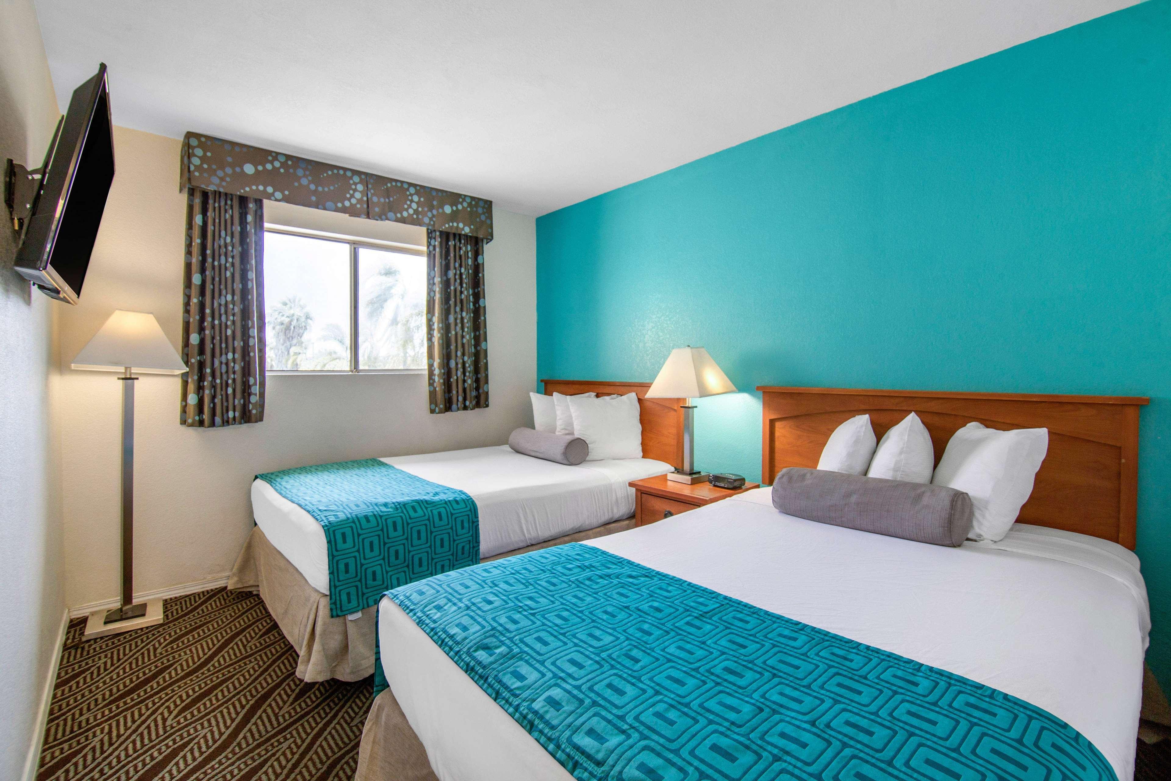 Howard Johnson Suites By Wyndham San Diego Chula Vista Bayfront Экстерьер фото