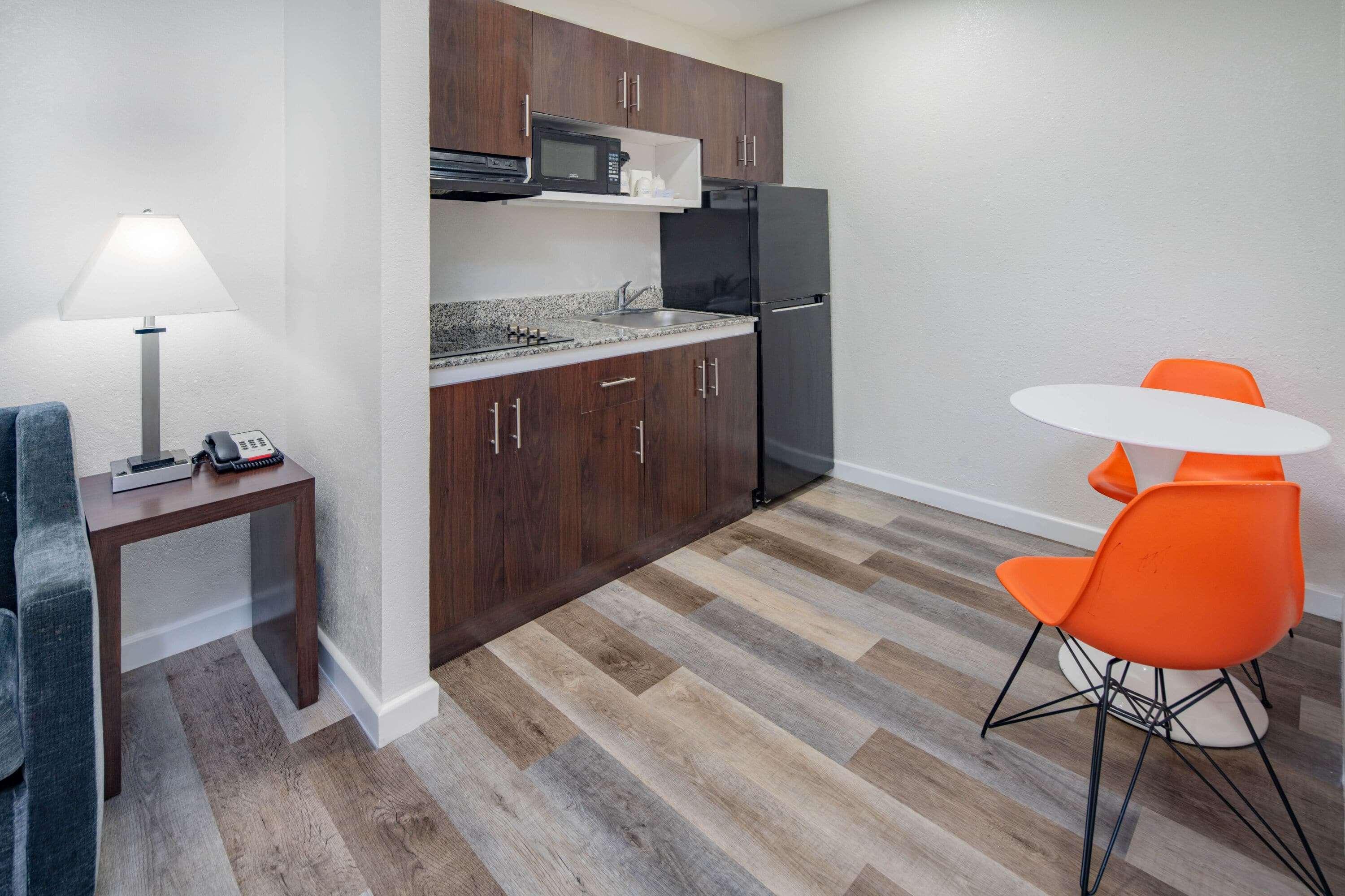 Howard Johnson Suites By Wyndham San Diego Chula Vista Bayfront Экстерьер фото