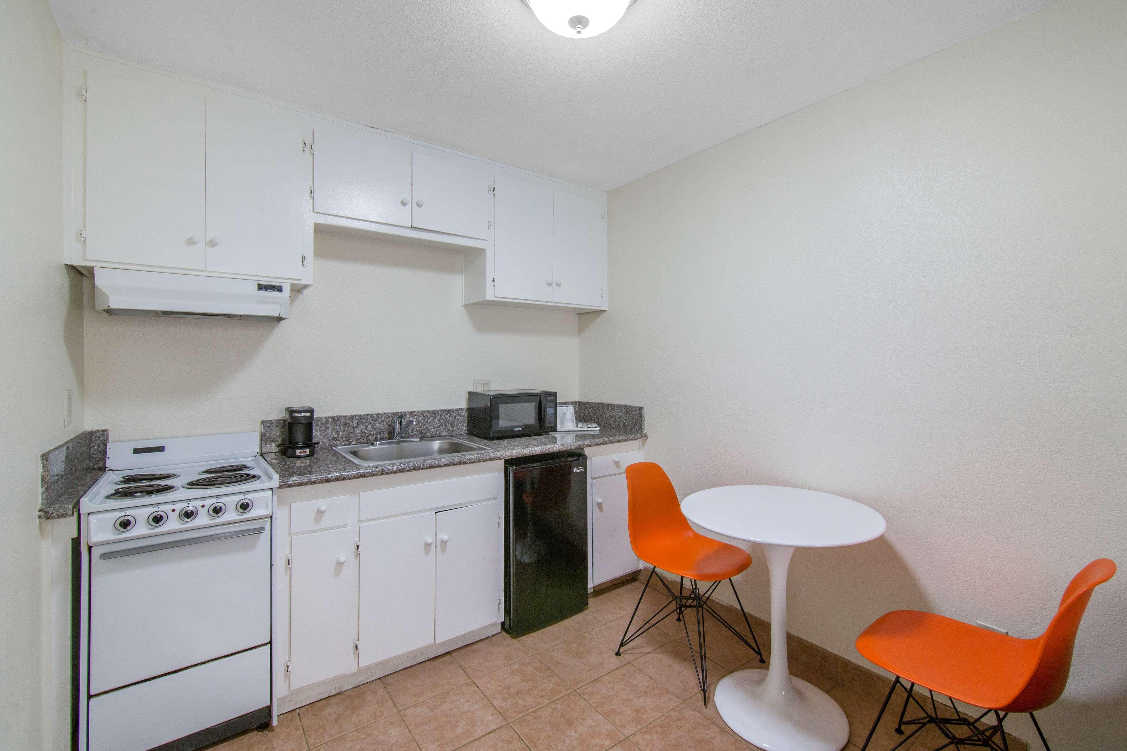 Howard Johnson Suites By Wyndham San Diego Chula Vista Bayfront Экстерьер фото
